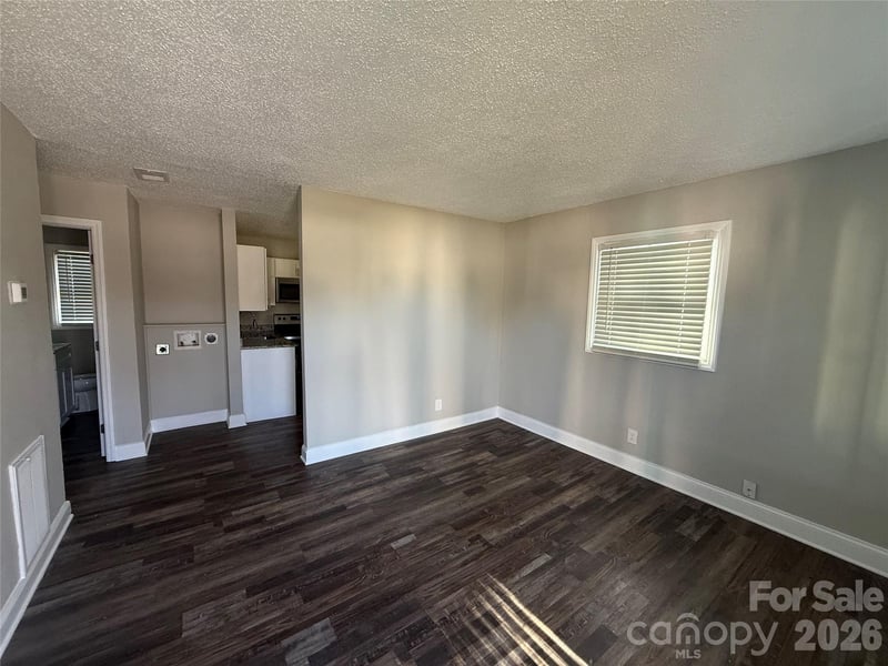 2225 Alma Ct, Charlotte, NC 28206