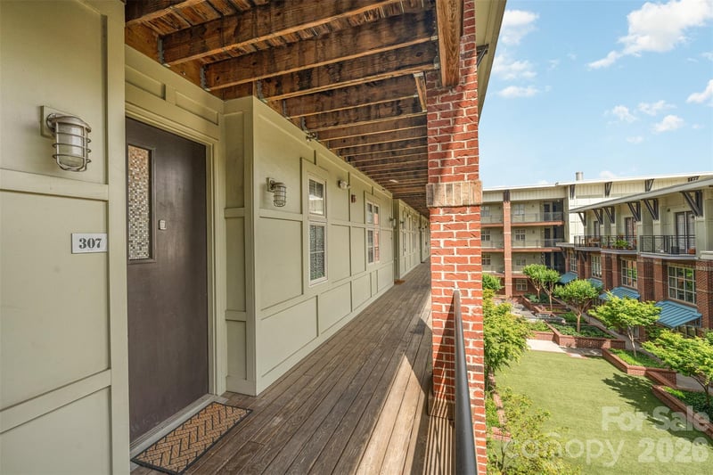 1101 W 1st St #307, Charlotte, NC 28202
