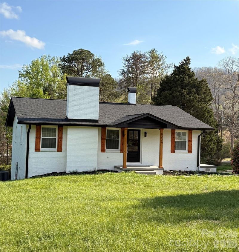 6229 Mountain Grove Rd, Hickory, NC 28602