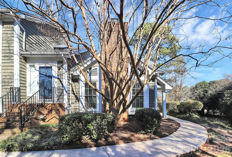 8233 Tradd Ct, Charlotte, NC 28210