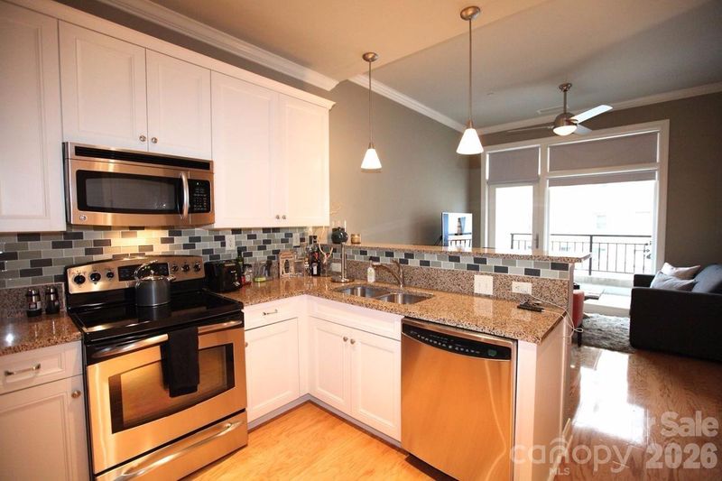 230 S Tryon St #304, Charlotte, NC 28202