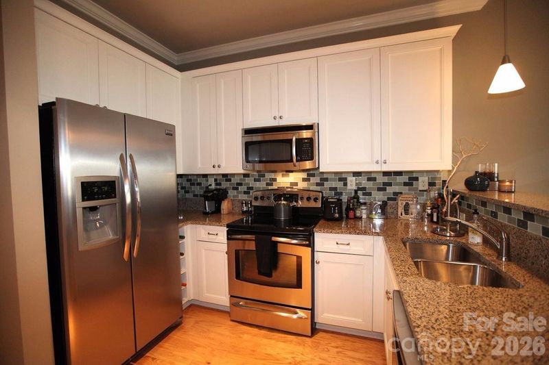 230 S Tryon St #304, Charlotte, NC 28202