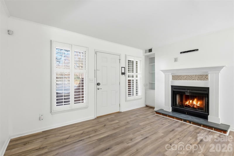 430 Queens Rd #111, Charlotte, NC 28207