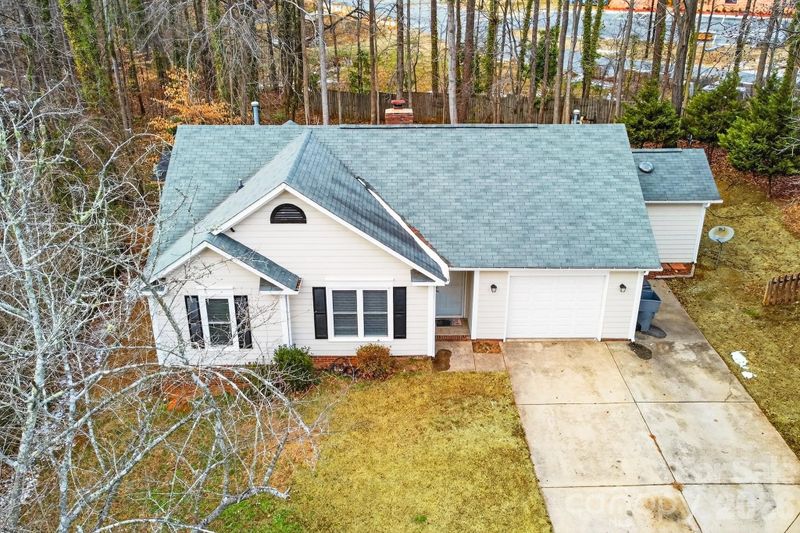 7026 Streamside Dr, Charlotte, NC 28212