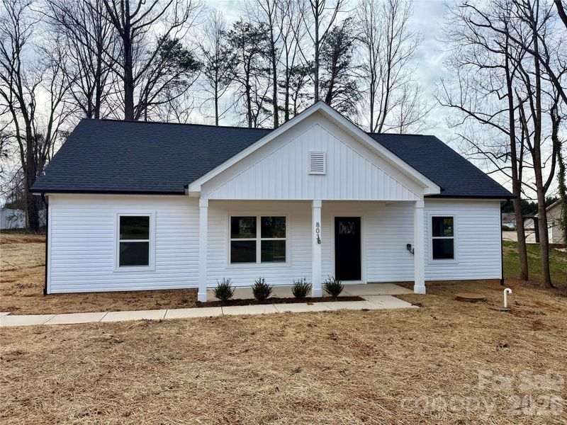 803 W 1st St, Newton, NC 28658