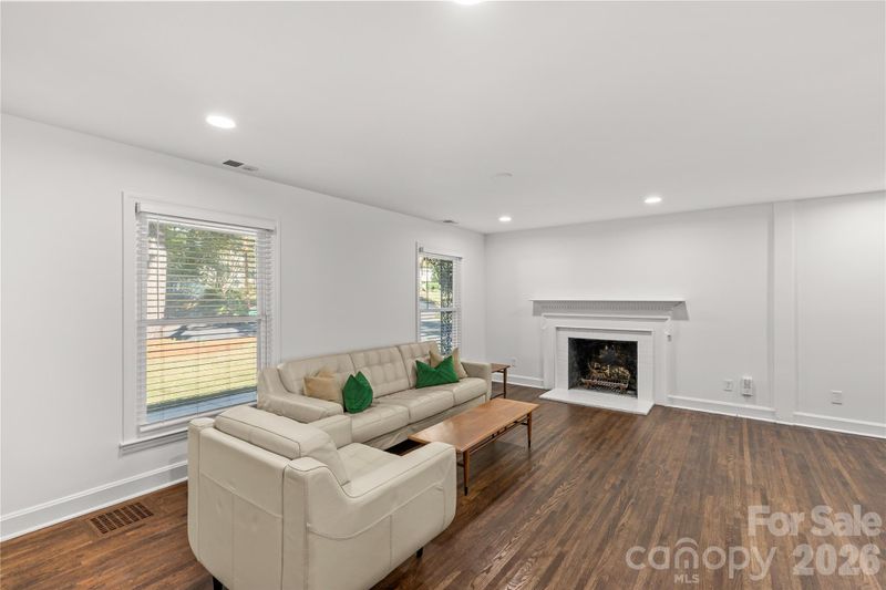 1830 Edgewater Dr, Charlotte, NC 28210