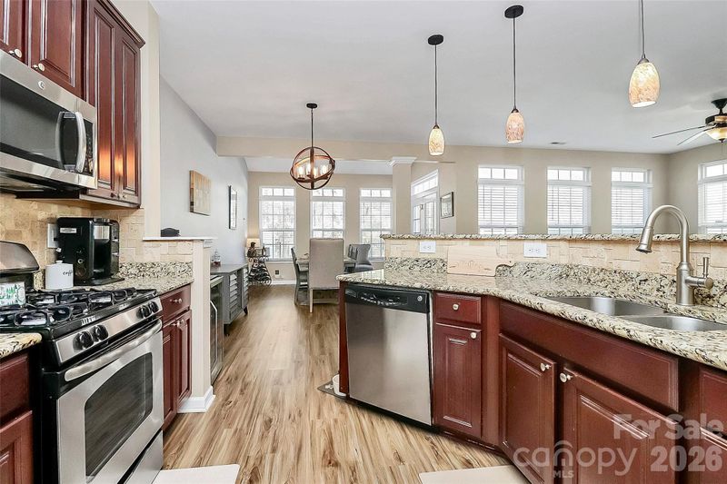 9732 Springholm Dr, Charlotte, NC 28278