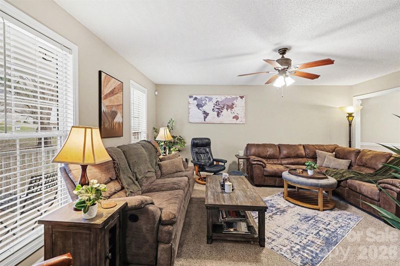 211 Bennington Dr, Stanley, NC 28164