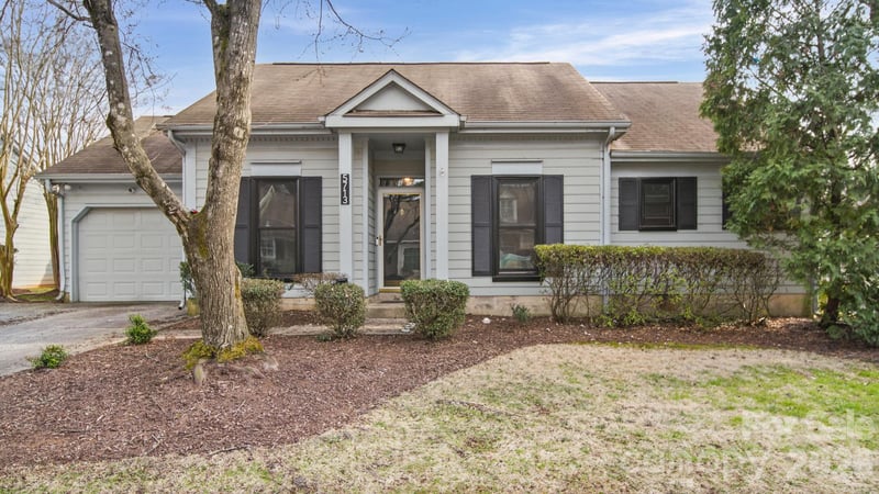 5713 Ebley Ln, Charlotte, NC 28027