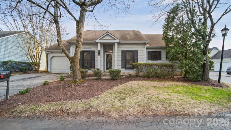 5713 Ebley Ln, Charlotte, NC 28027