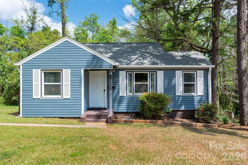 2516 Columbus Cir, Charlotte, NC 28208