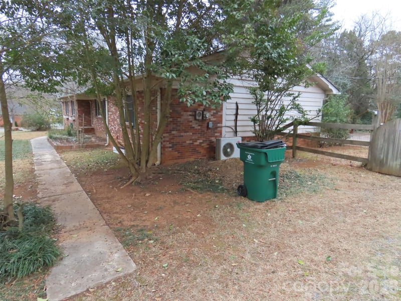 7636 Michael Dr, Charlotte, NC 28215