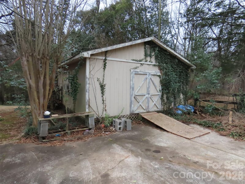 7636 Michael Dr, Charlotte, NC 28215