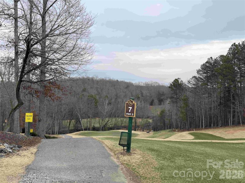 348 Broken Arrow Dr, Statesville, NC 28677