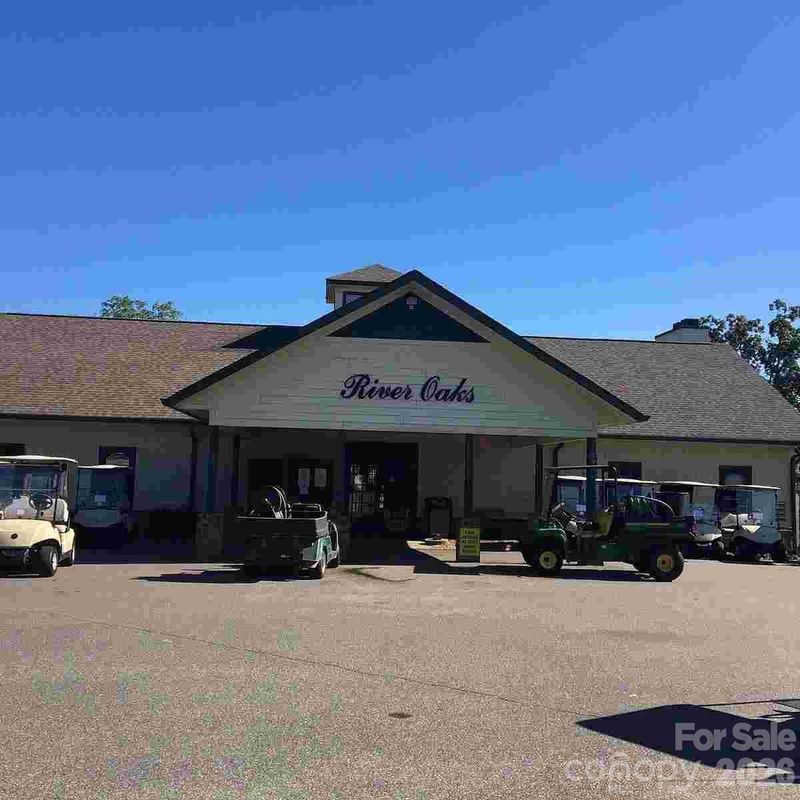 112 Commanche Ct, Statesville, NC 28677