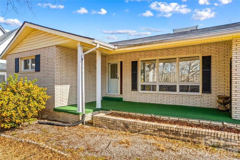 305 Sills Dr, Salisbury, NC 28146