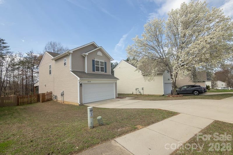3733 Catawba Creek Dr, Gastonia, NC 28056