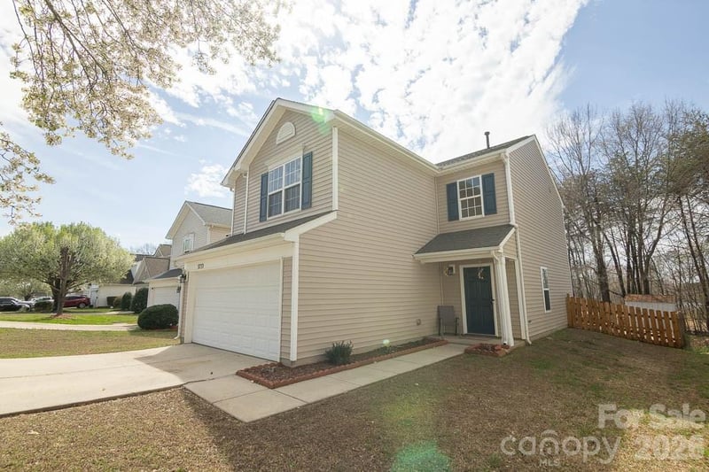 3733 Catawba Creek Dr, Gastonia, NC 28056