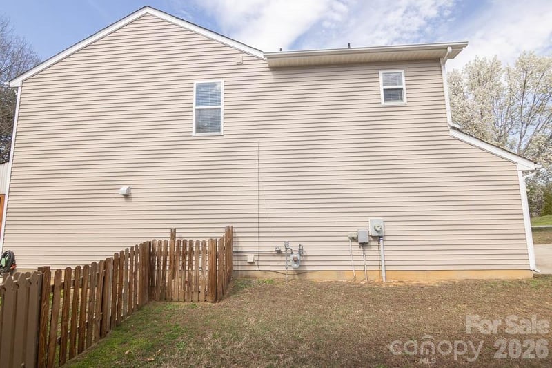 3733 Catawba Creek Dr, Gastonia, NC 28056