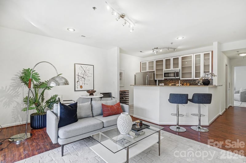 525 N Graham St #3B, Charlotte, NC 28202