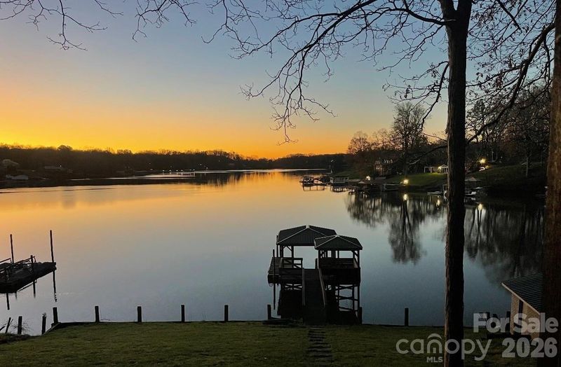 3272 Bass Dr, Sherrills Ford, NC 28673