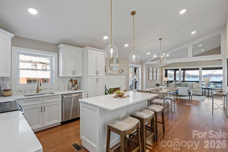 3272 Bass Dr, Sherrills Ford, NC 28673