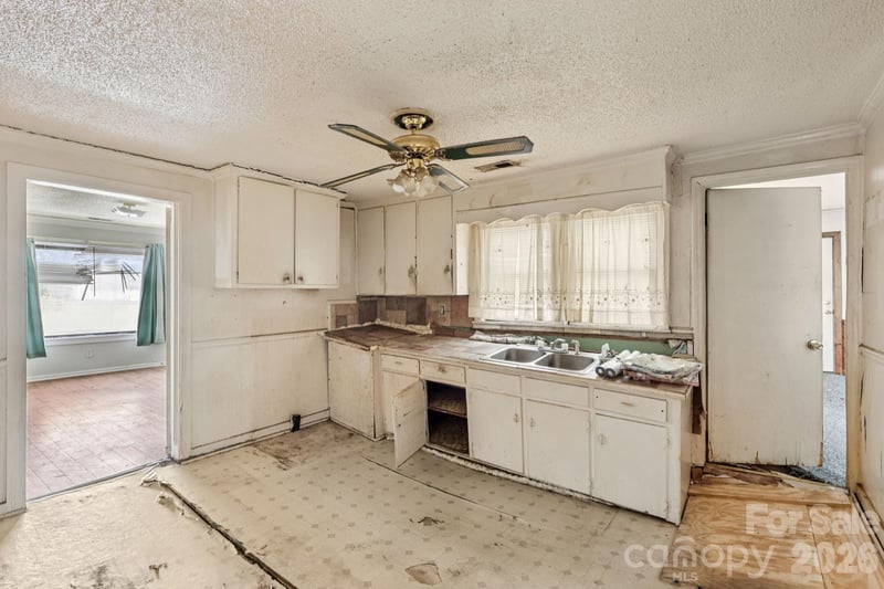 204 Harrison Dr, Belmont, NC 28012