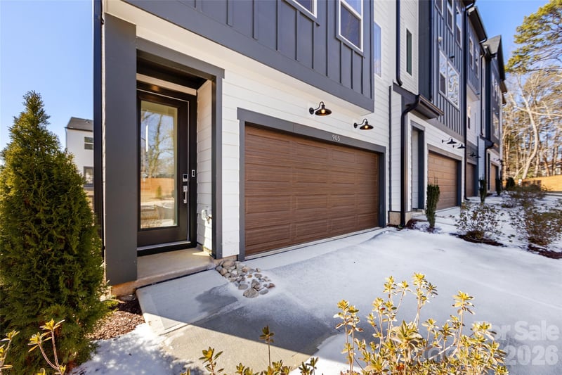 905 Archway Ln, Charlotte, NC 28217
