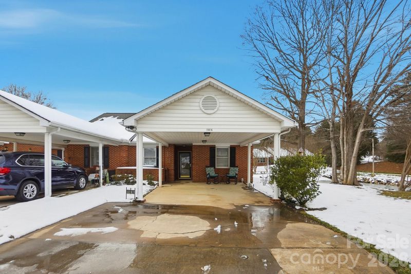 19816 Oak Leaf Cir, Cornelius, NC 28031