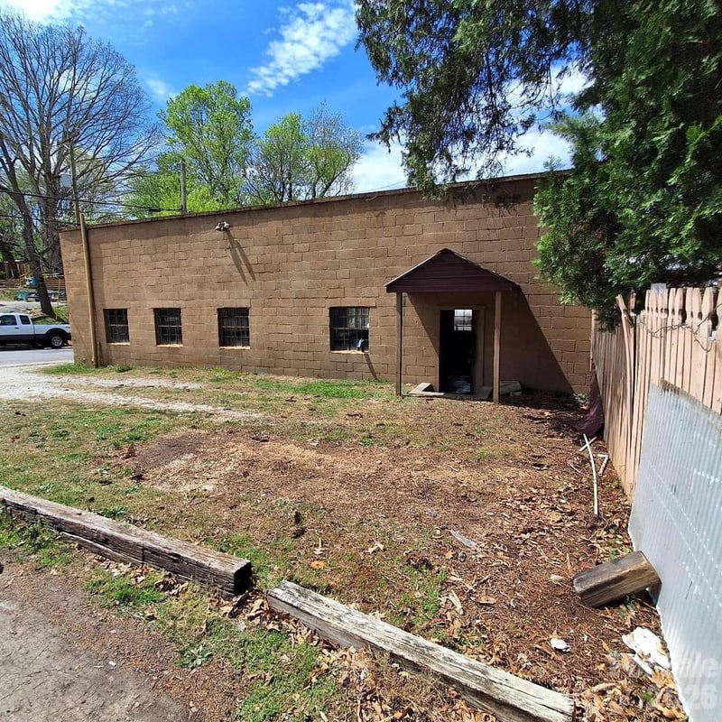 731 Haywood Rd, Asheville, NC 28806