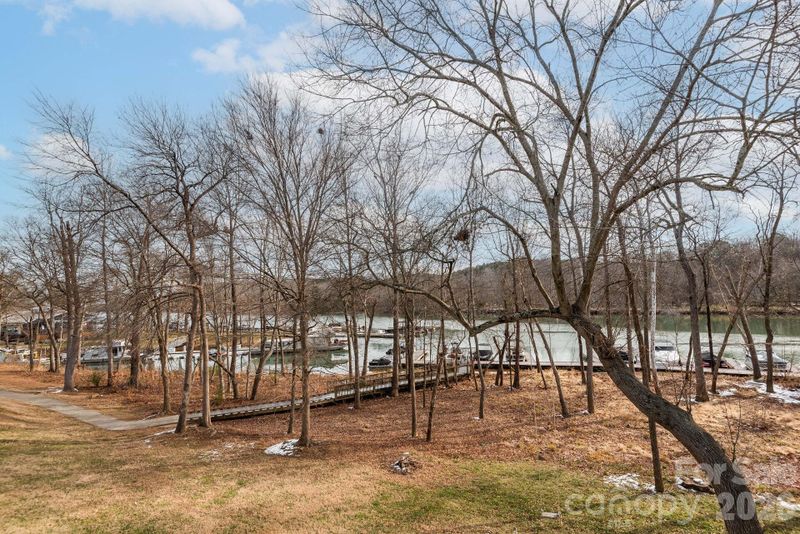 156 Lighthouse Rd, Mount Holly, NC 28120