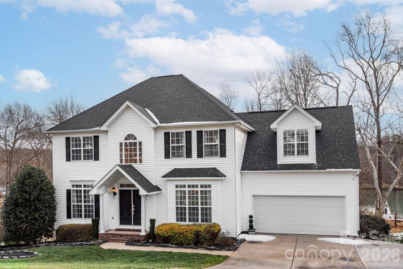 156 Lighthouse Rd, Mount Holly, NC 28120