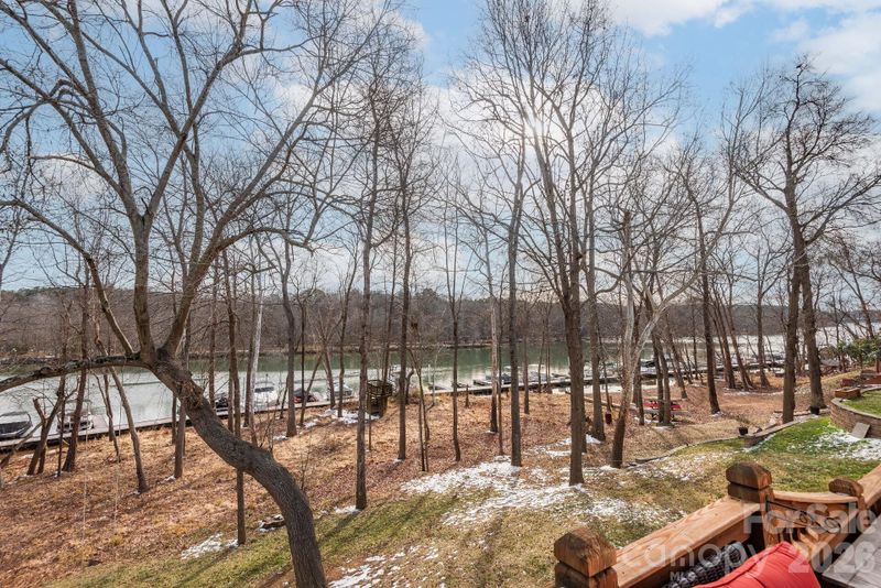 156 Lighthouse Rd, Mount Holly, NC 28120