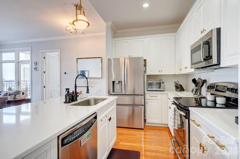 230 S Tryon St #1001, Charlotte, NC 28202