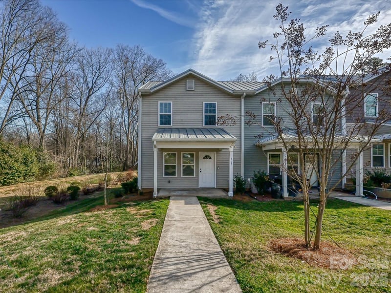 362 E Mills Ave, Mooresville, NC 28115