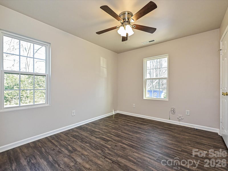 362 E Mills Ave, Mooresville, NC 28115
