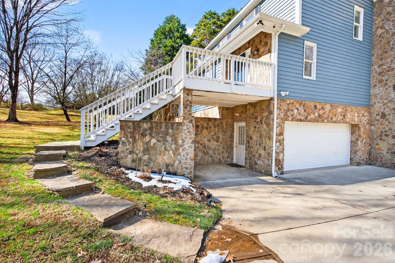 4711 Mountain Point Ln, Charlotte, NC 28216