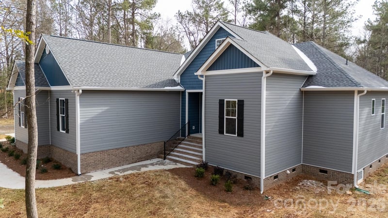 502 Squaw Ln, Edgemoor, SC 29712