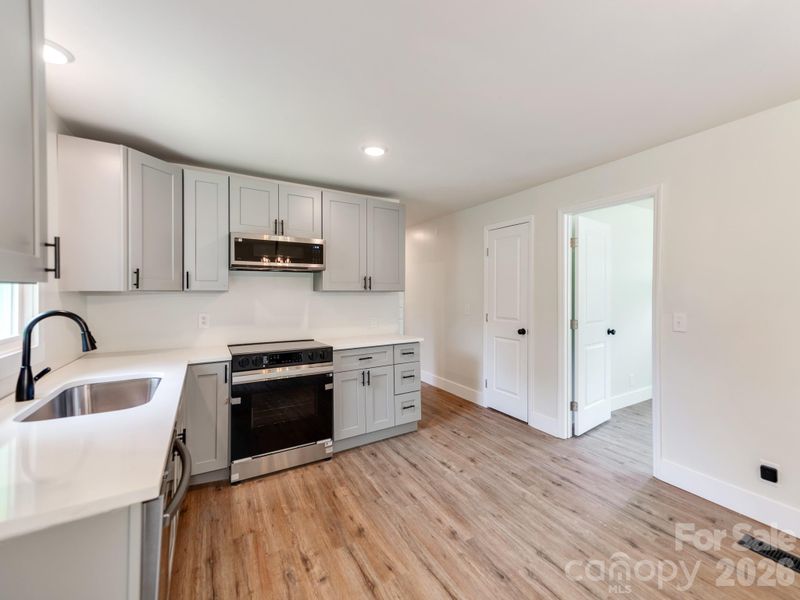 5404 Hope Rd, Vale, NC 28168