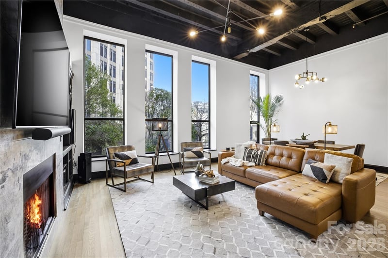 127 N Tryon St #303, Charlotte, NC 28202