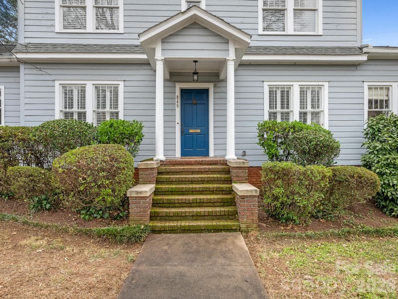 849 Henley Pl, Charlotte, NC 28207