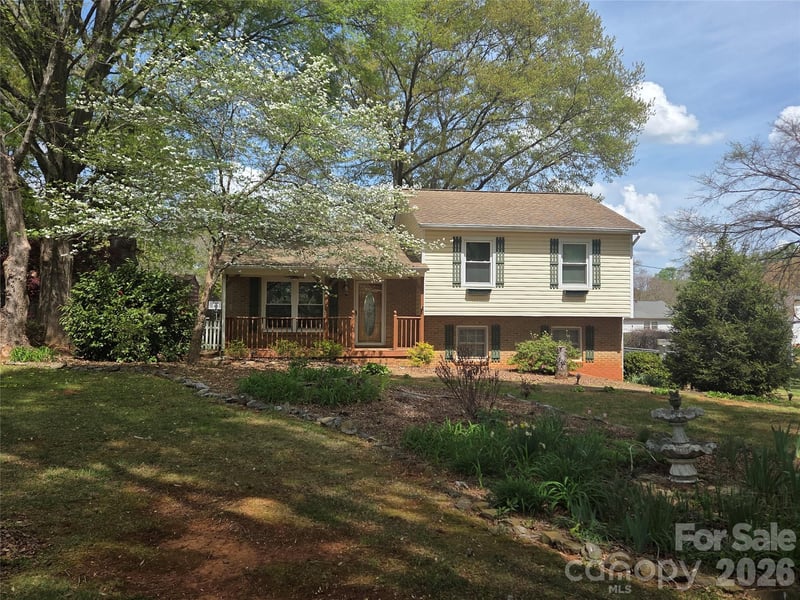 4709 Oakwood Cir, Gastonia, NC 28056