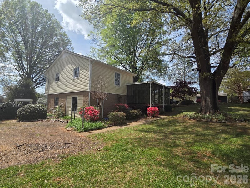 4709 Oakwood Cir, Gastonia, NC 28056