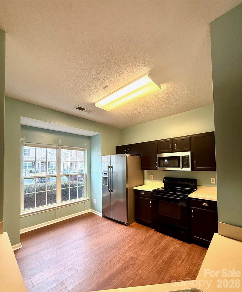 8056 Stoneham Ct, Matthews, NC 28105