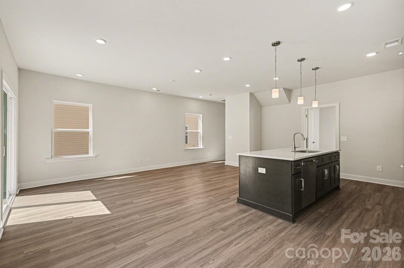 562 W Wilson Ave, Mooresville, NC 28115