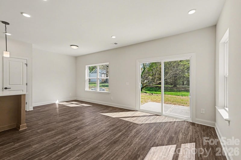 564 W Wilson Ave, Mooresville, NC 28115