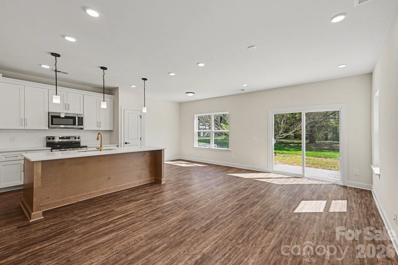 564 W Wilson Ave, Mooresville, NC 28115