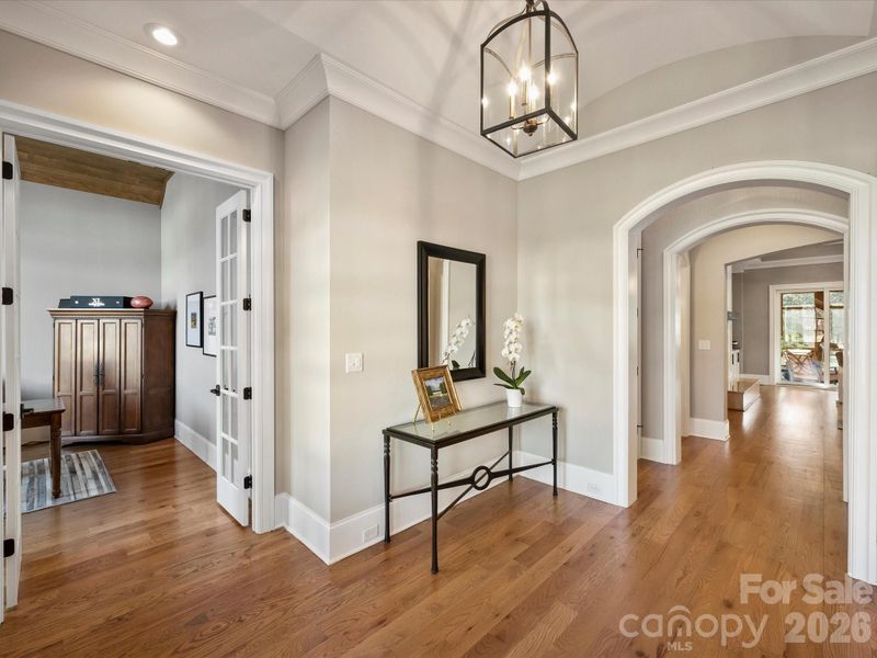 104 Crest Ct, Matthews, NC 28104