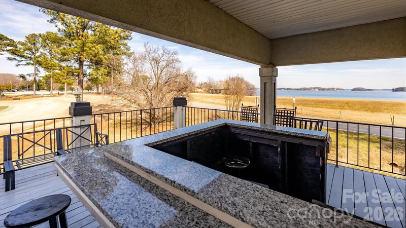 8030 Prestwick Ln, Stanley, NC 28164