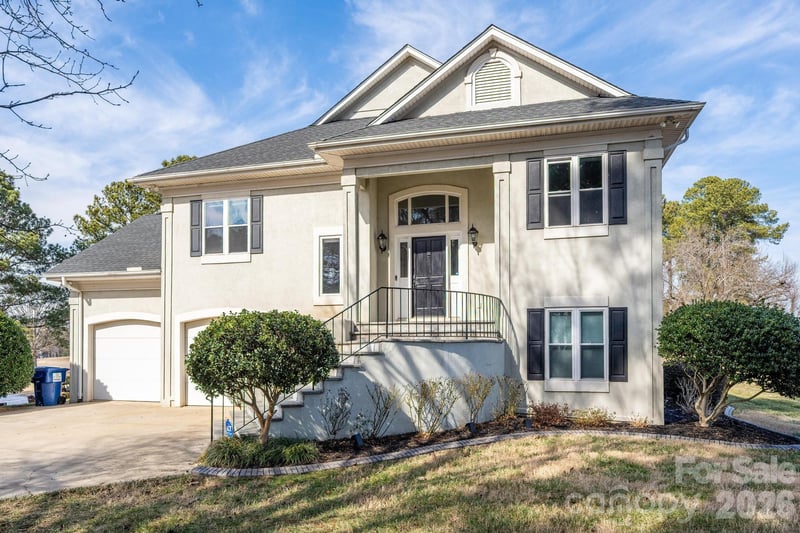 8030 Prestwick Ln, Stanley, NC 28164